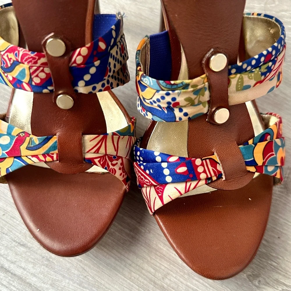 Guess Brown and Multicolor Floral Heels - Picture 7 of 16